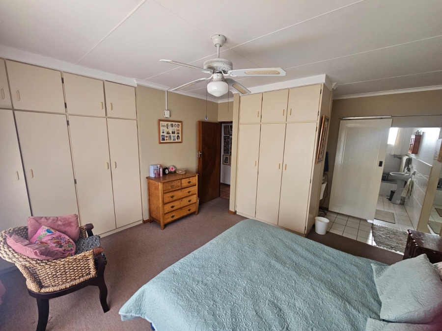 3 Bedroom Property for Sale in Stilbaai Wes Western Cape